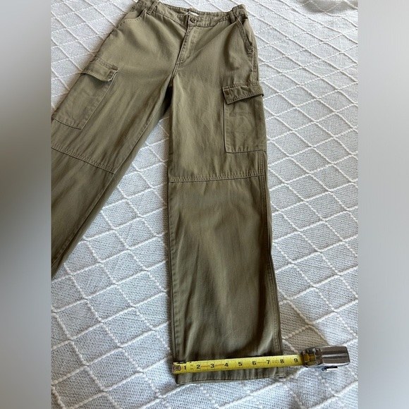 Billabong Women’s Green Relaxed Fit Cargo Pants. Size 27 - Picture 6 of 11